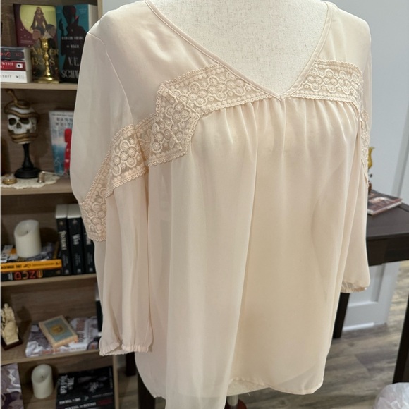 LAUREN CONRAD | Elegant Cream Blouse Small - Picture 5 of 7